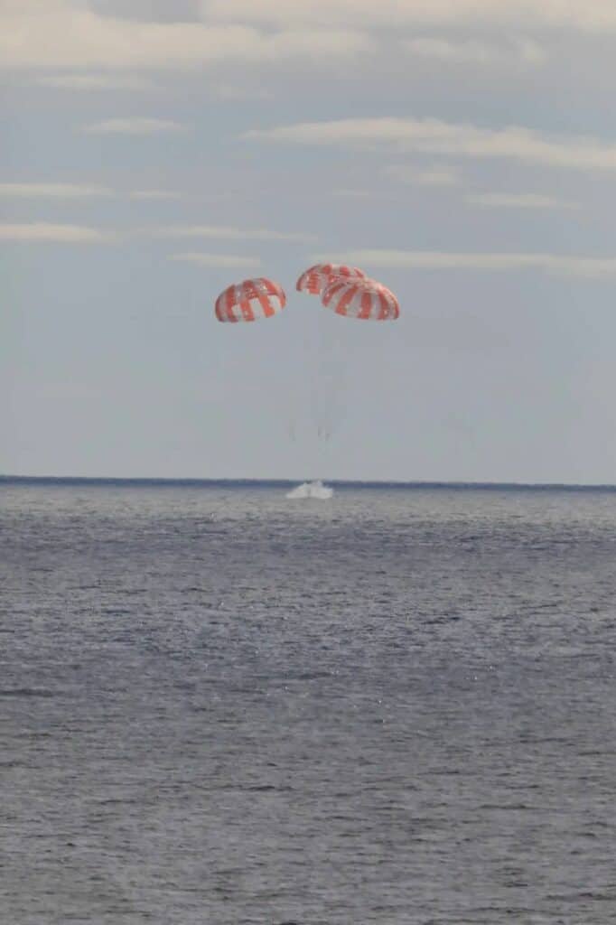 get 8 2 1 Orion spacecraft returns to Earth